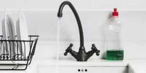 Clean sink - 5 kitchen cleaning tips